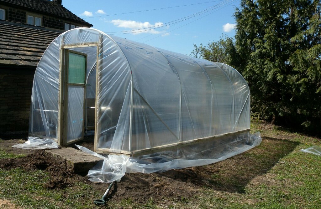 Пленка полиэтиленовая для парников,теплиц, ремонта Пленка полиэтиленовая для парников,теплиц, ремонта